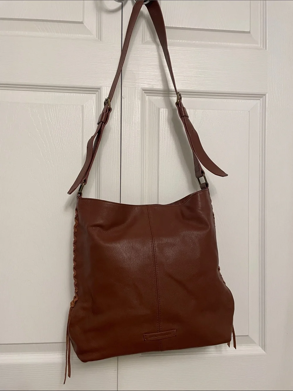 Lucky Brand Brown Leather Hobo Shoulder Bag with Magnetic Closure Great Shape